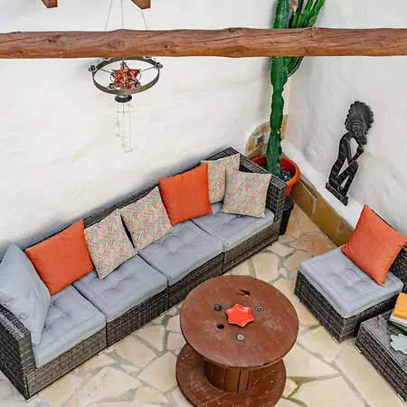 La Isla Santa Maria Bed and breakfast Pego